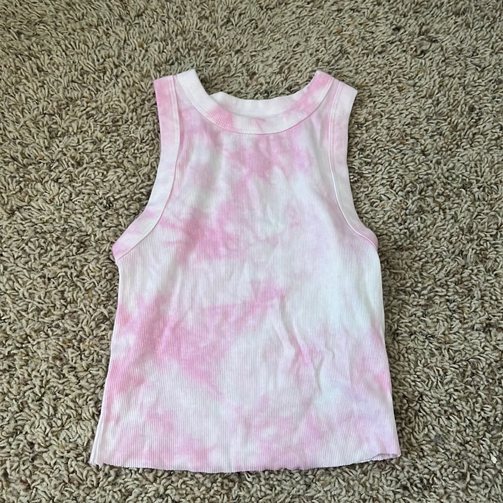 light pink tie-dye cropped tank top